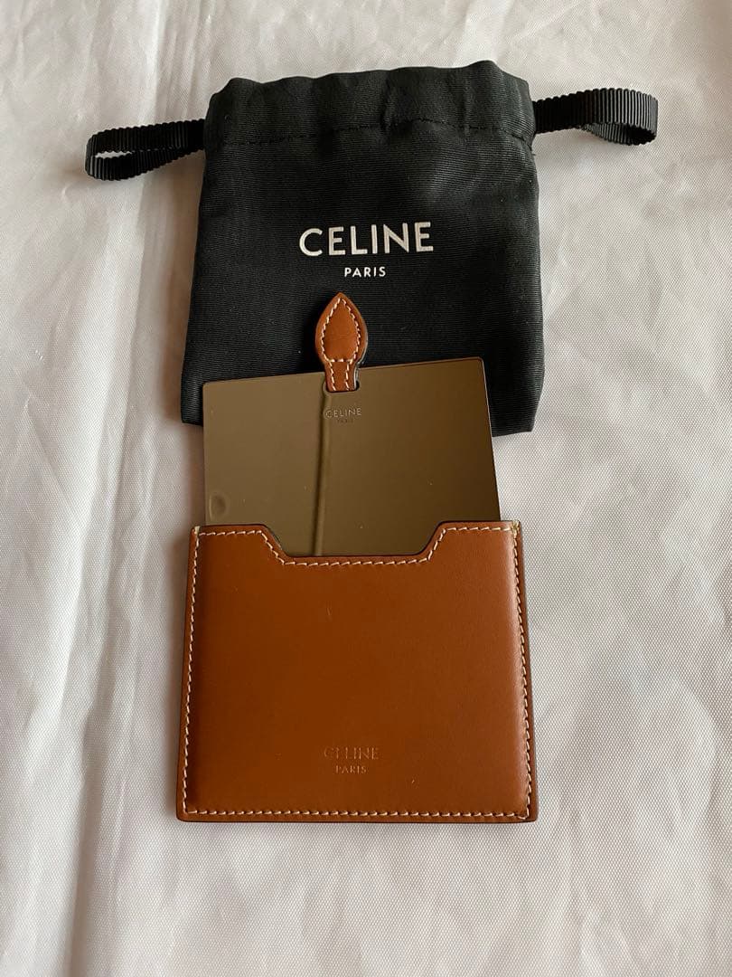 完売品　セリーヌ　新品未使用　鏡付きポーチ　ミラー　手鏡　スムースカーフスキン