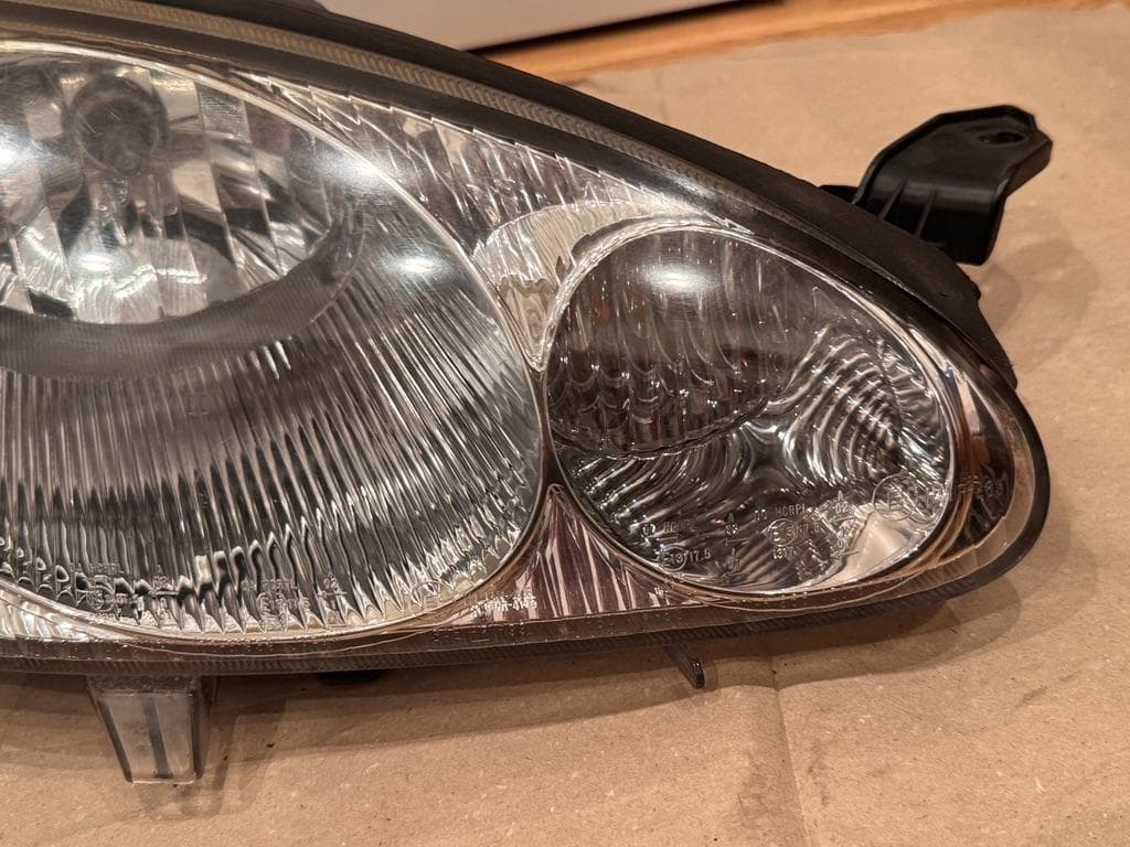 マツダロードスターNB後期型標準ヘッドライト右側