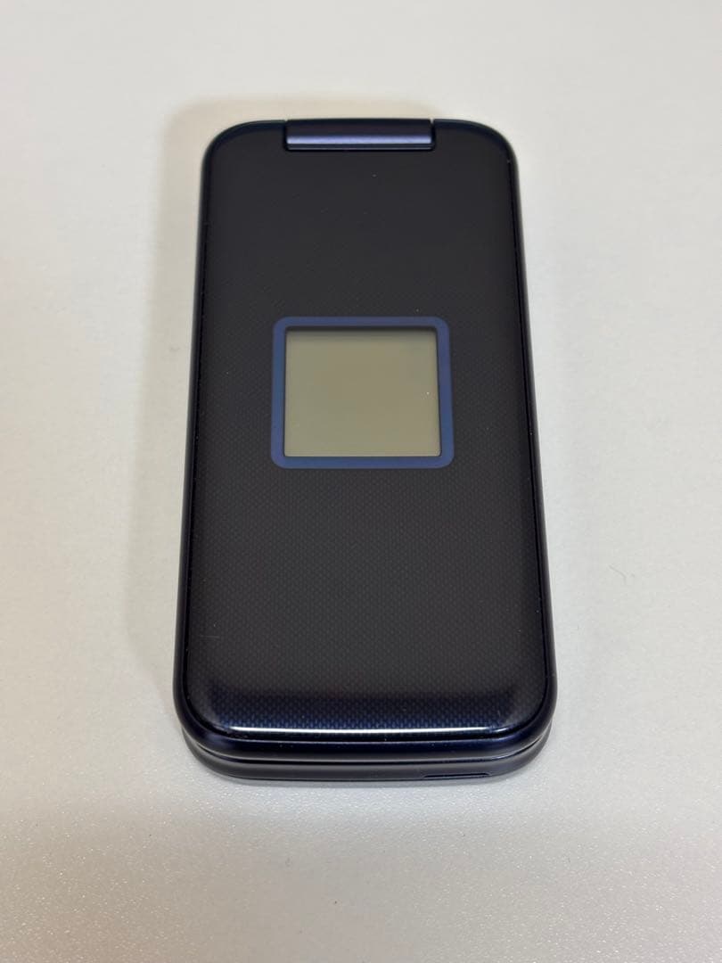 docomo らくらくホン F-02L 黒 折りたたみ式 ガラケー