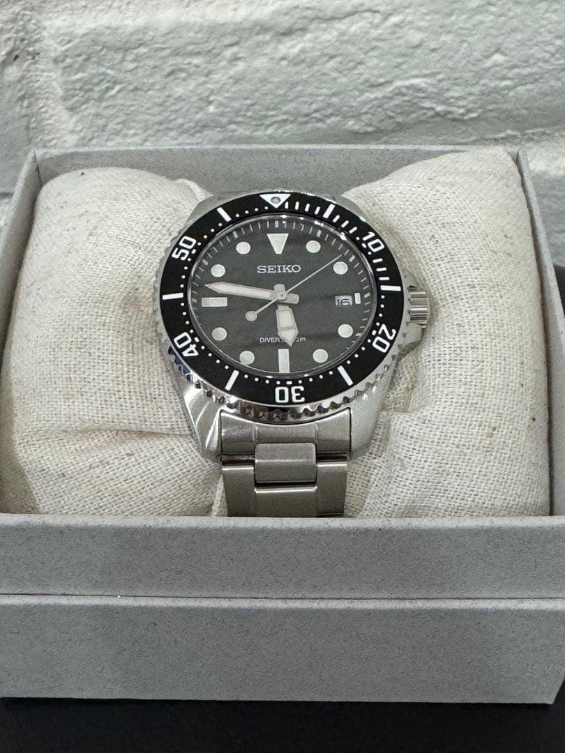 ピラメキーノSEIKO ダイバーズウォッチ ソーラー　黒/シルバー