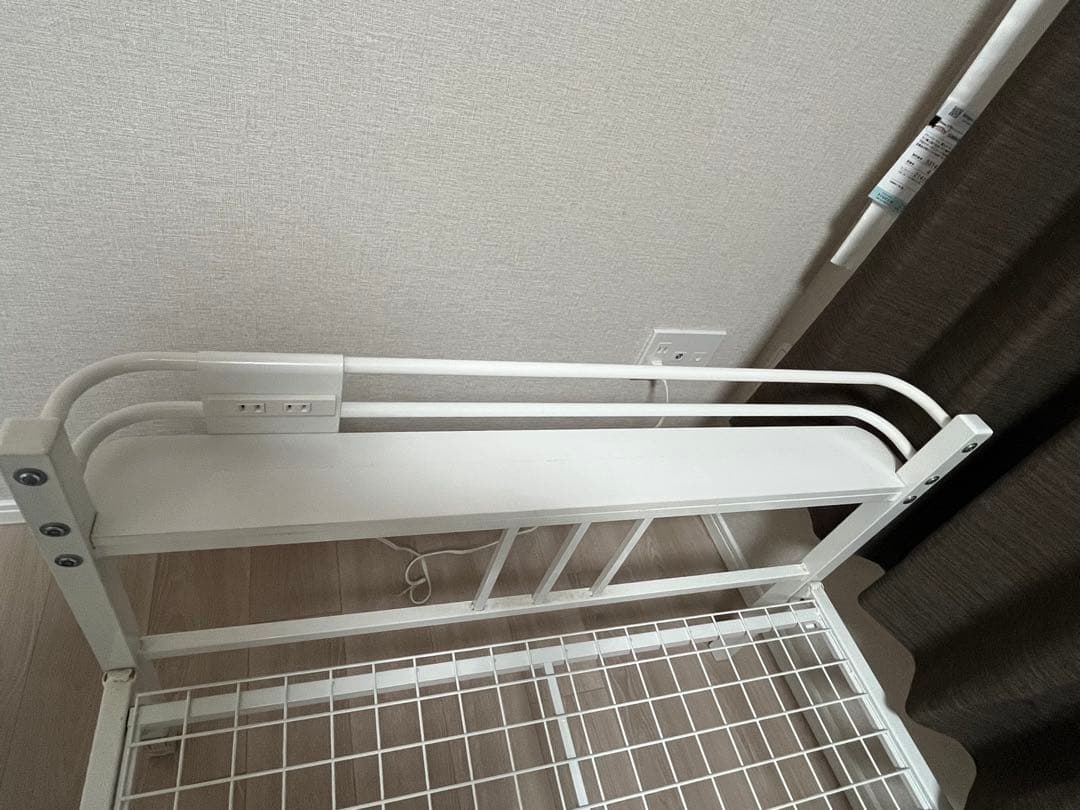 ニトリ　ホワイト スチール シングルベッドフレーム