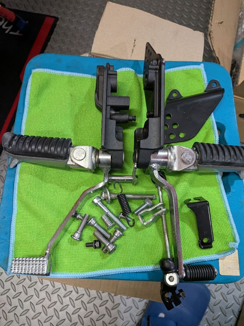 KawasakiZRX1200ダエグ純正ウィンカーなど純正部品。