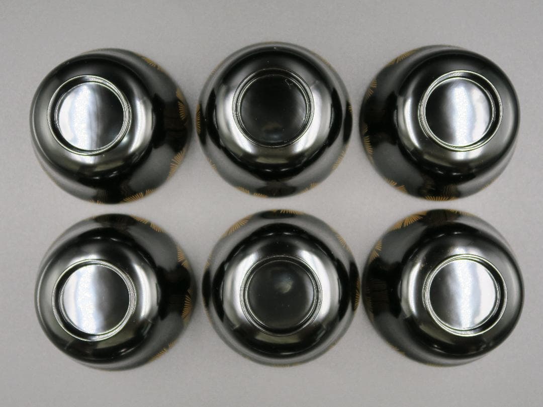 【輪島塗】亀甲松沈金 三段重 重台 天然木 共箱 亀甲松沈金 吸物椀 六客 箱無