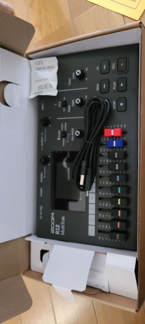 ZOOM R12 MULTITRAK 新品未使用!おまけあり!