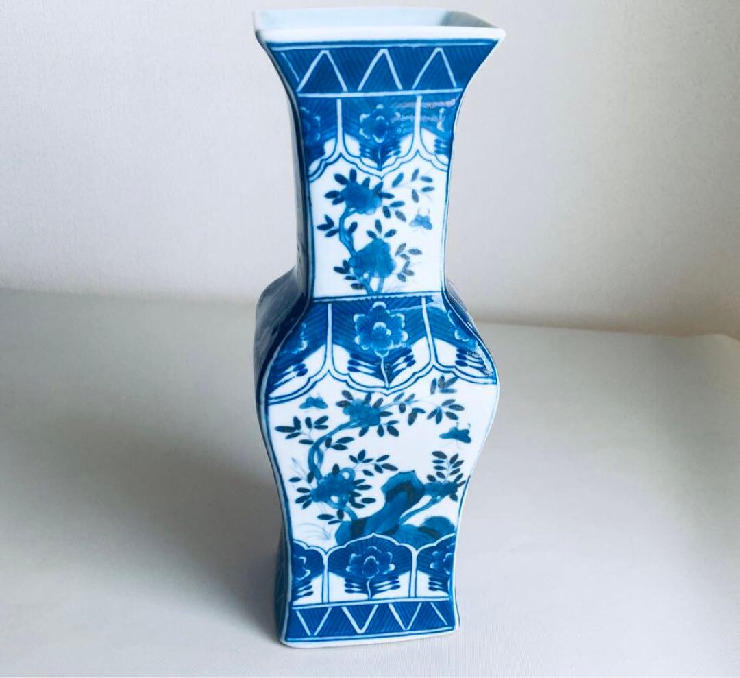 大清康熙青花人物花木鳥蝶図瓶 （底款大清康熙年製）中国古美術 陶磁器