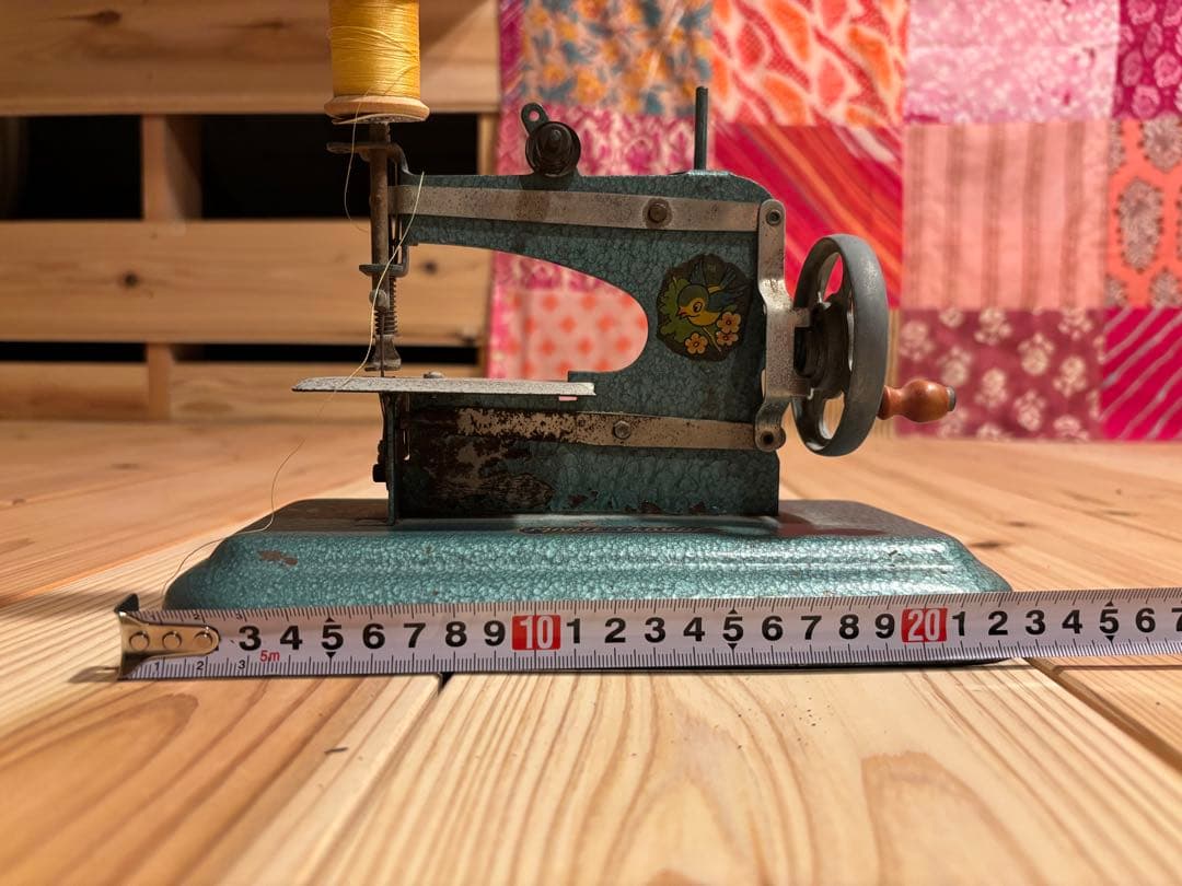 フランスのアンティークトイミシン「Marie-Claude（マリー・クロード）」