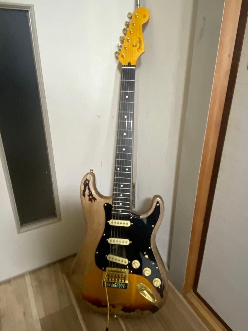 詳細不明　カスタムエレキギター ヘビーレリック　ＳＲＶ仕様　音良し