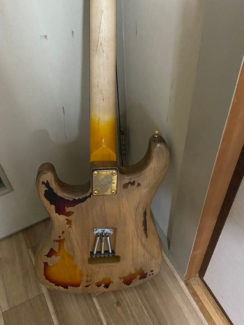 詳細不明　カスタムエレキギター ヘビーレリック　ＳＲＶ仕様　音良し