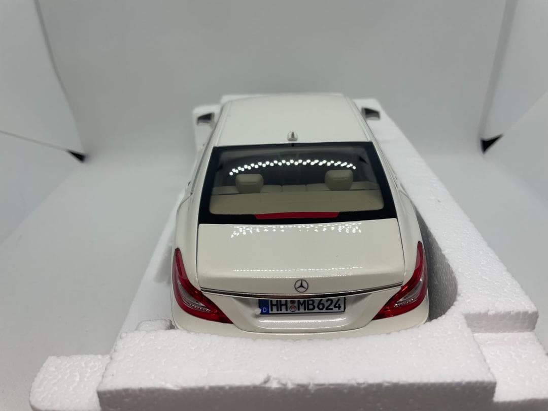 304-030 ノレブ 1/18 メルセデスベンツ CLS Coupe