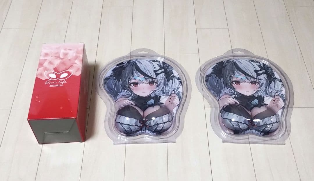 ホロライブ　沙花又クロヱ　おっぱいマウスパッド　タンブラー　3つセット