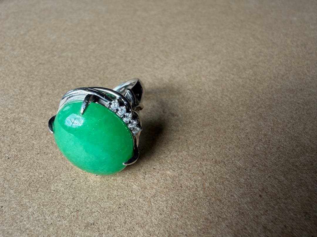 【鑑別付】天然ひすいジェダイト16.68ctPt900 ダイヤ0.30ctリング