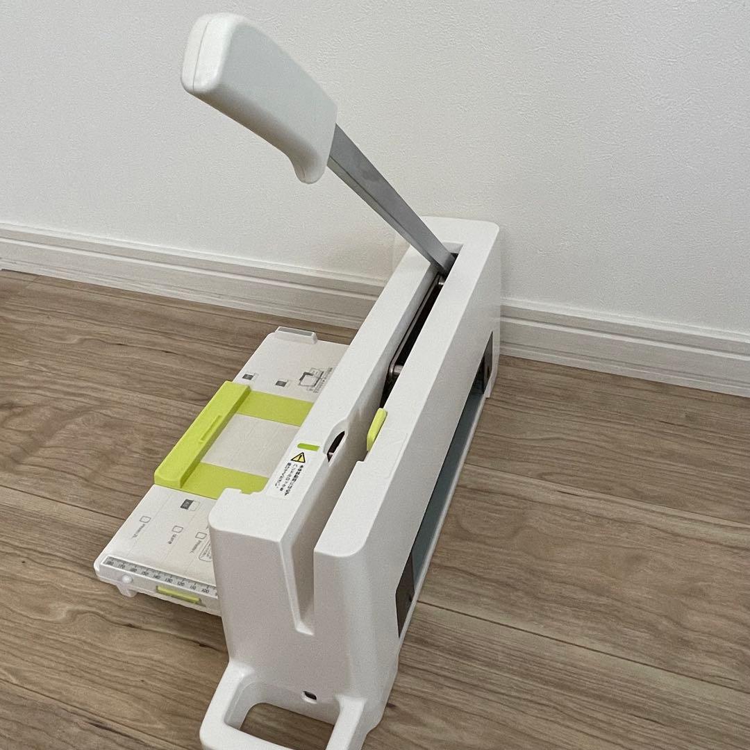 PLUS コンパクト　断裁機　 PK-213 プラス