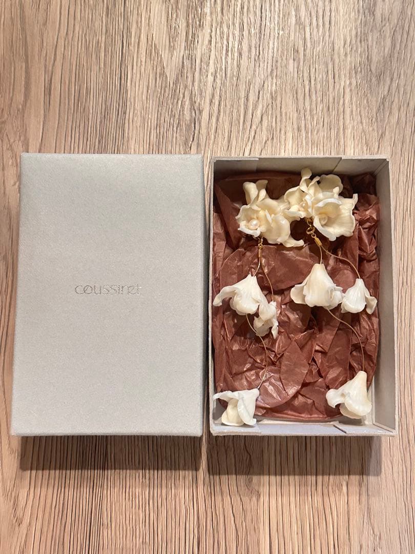 クシネ coussinet ピアス moa