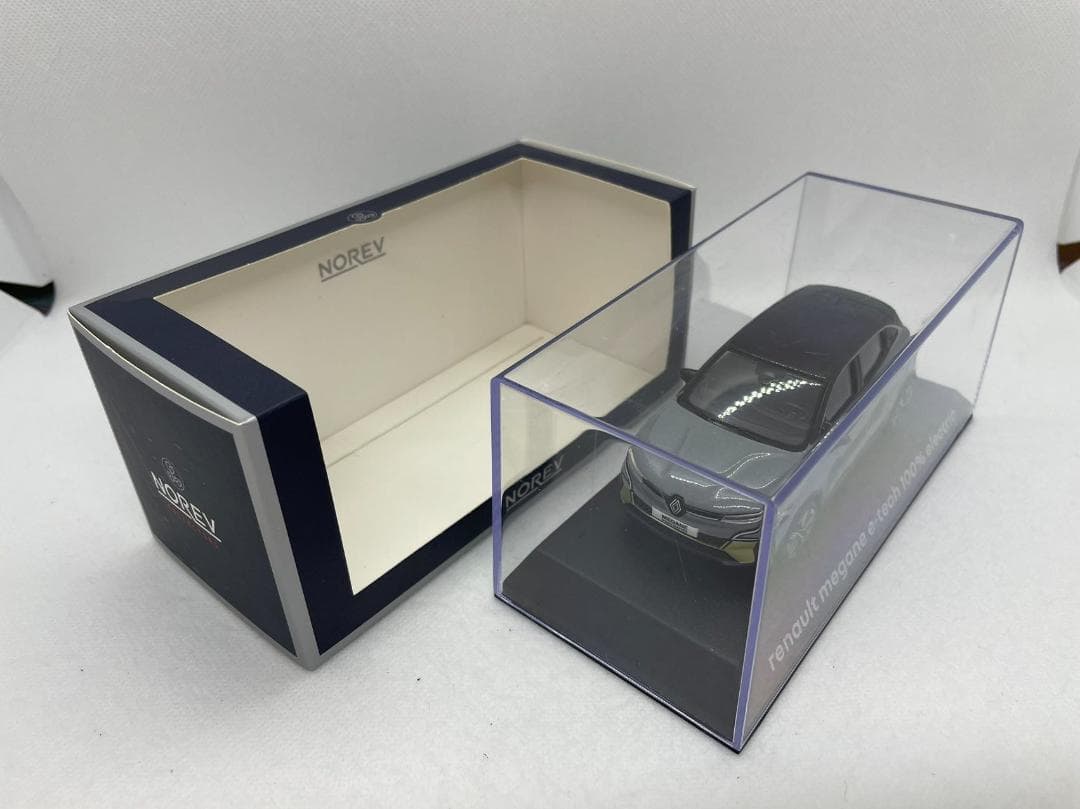 404-161 ノレブ 1/43 プジョー 5008 GT Black Pack