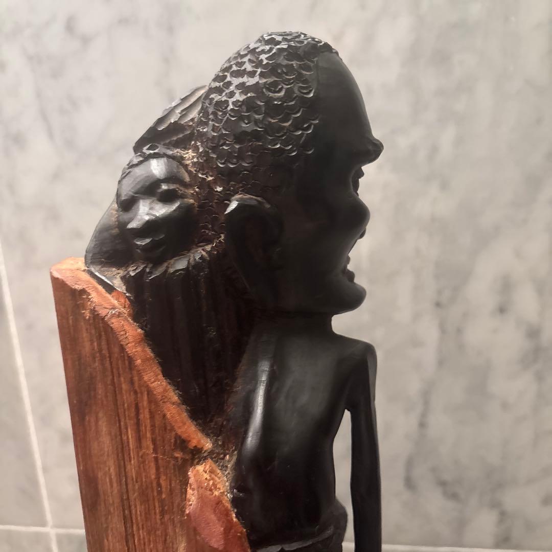 アフリカンアート　芸術的なマコンデアート　家族愛を感じるマコンデウジャマ