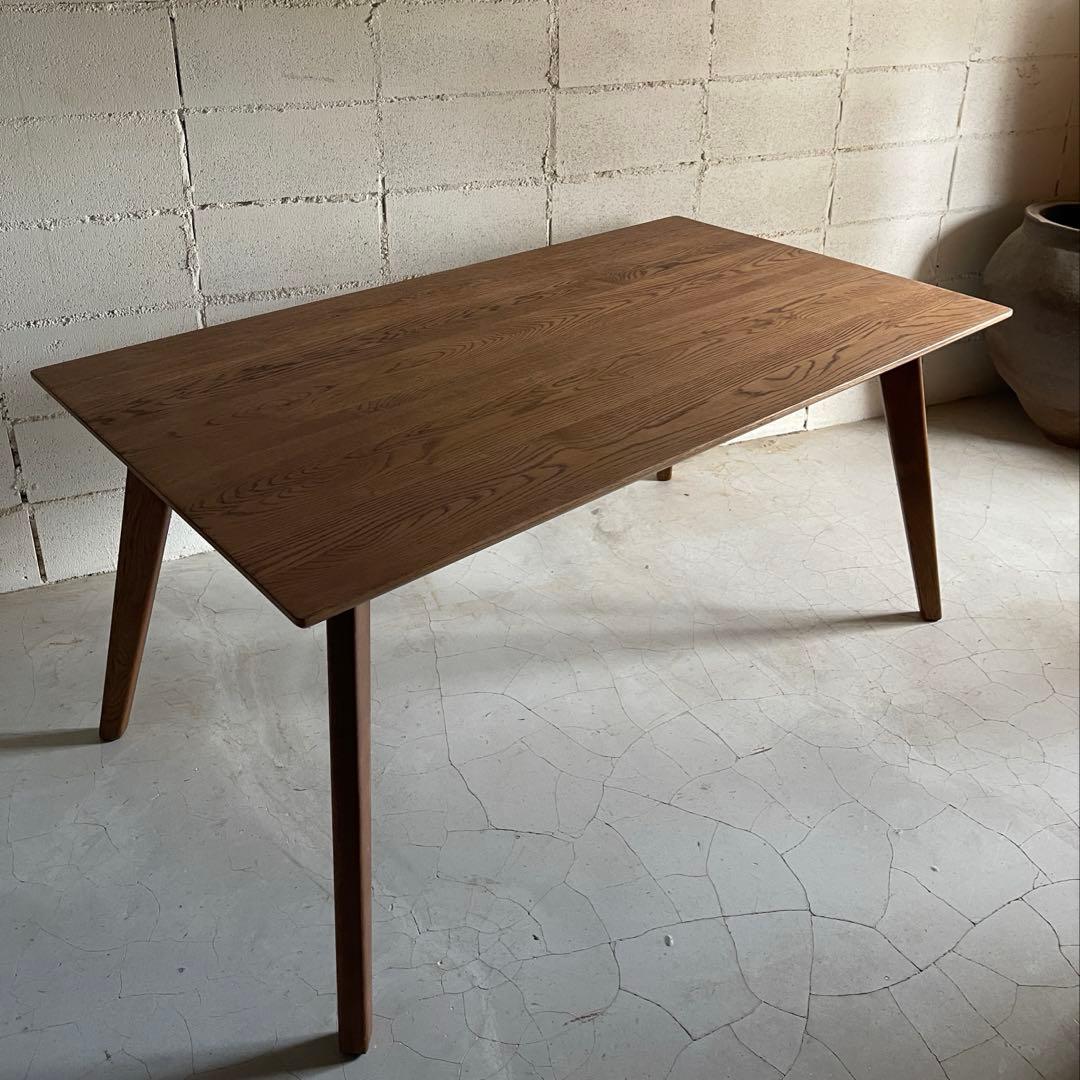 天然木オーク無垢材　ダイニングテーブル　テーパー角脚　斜め脚　北欧スタイル