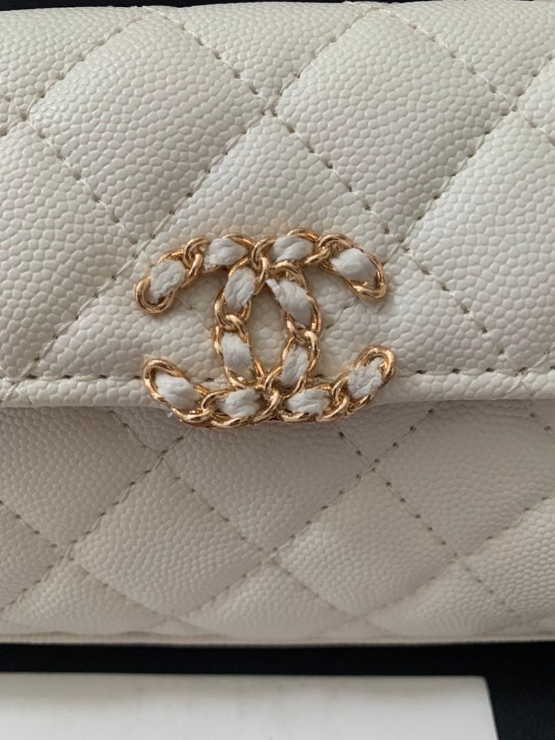 CHANEL〈シャネル〉ノベルティ　ホワイト ショルダーバッグ　ホワイトシャドー