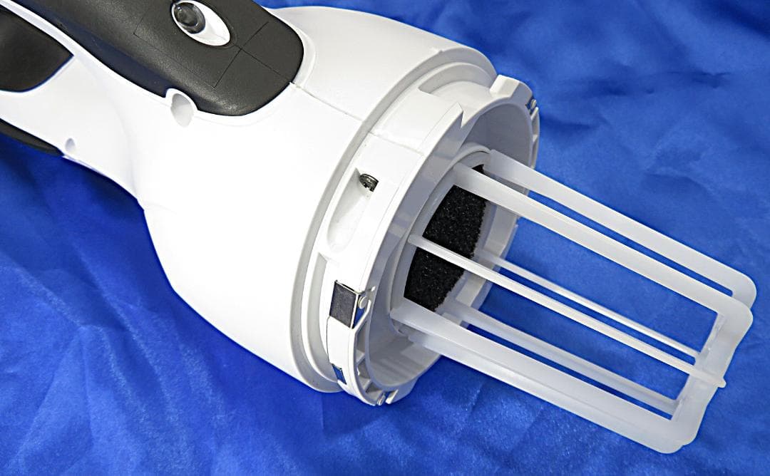 Makita　マキタ　展示品　 スティッククリーナー ホワイト　CL180FD