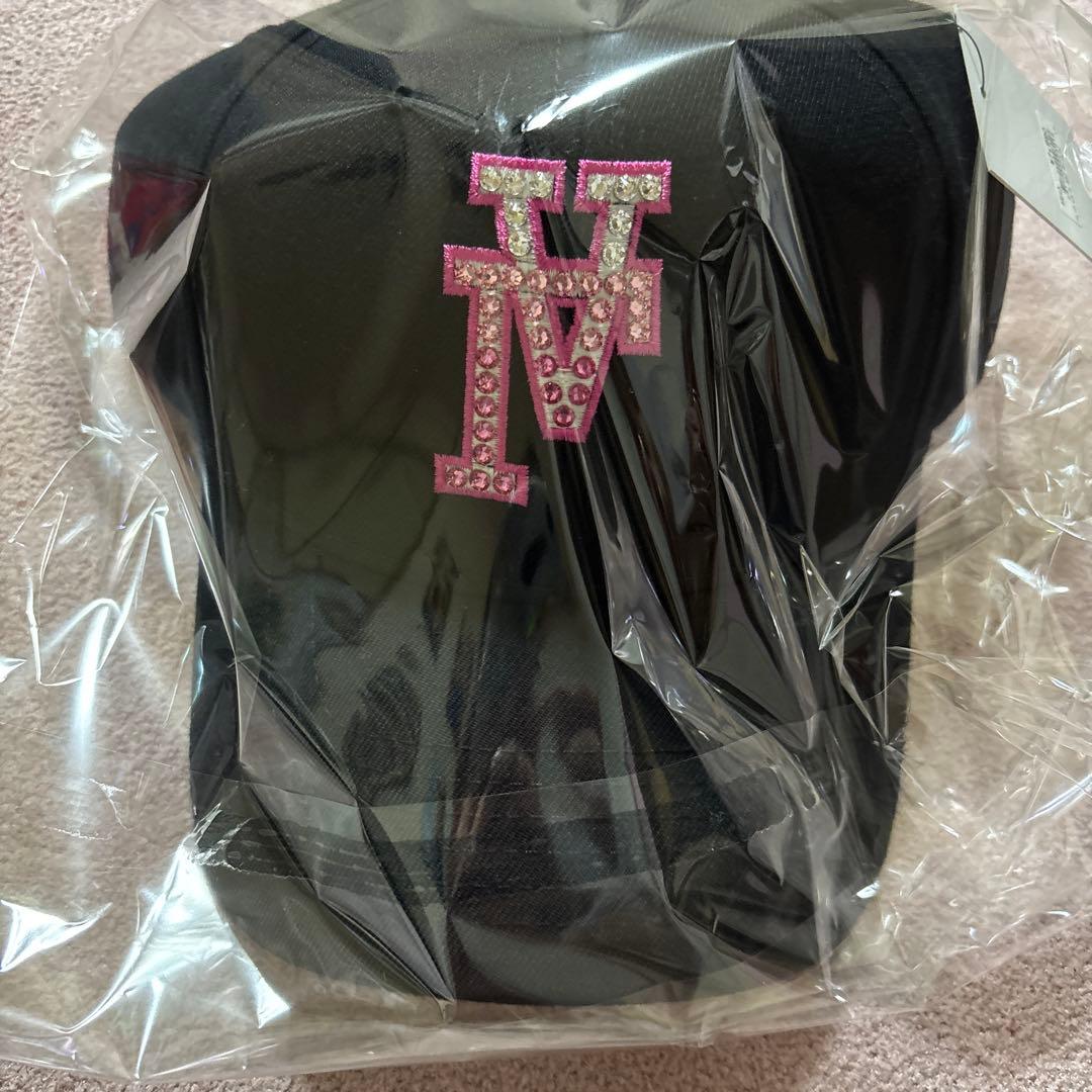 中村嶺亜くん 着用 逆ロゴ LAキラキラ ストーン ビジュー キャップ