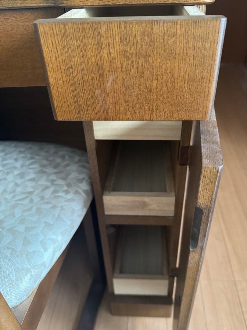 ドレッサー　椅子付き