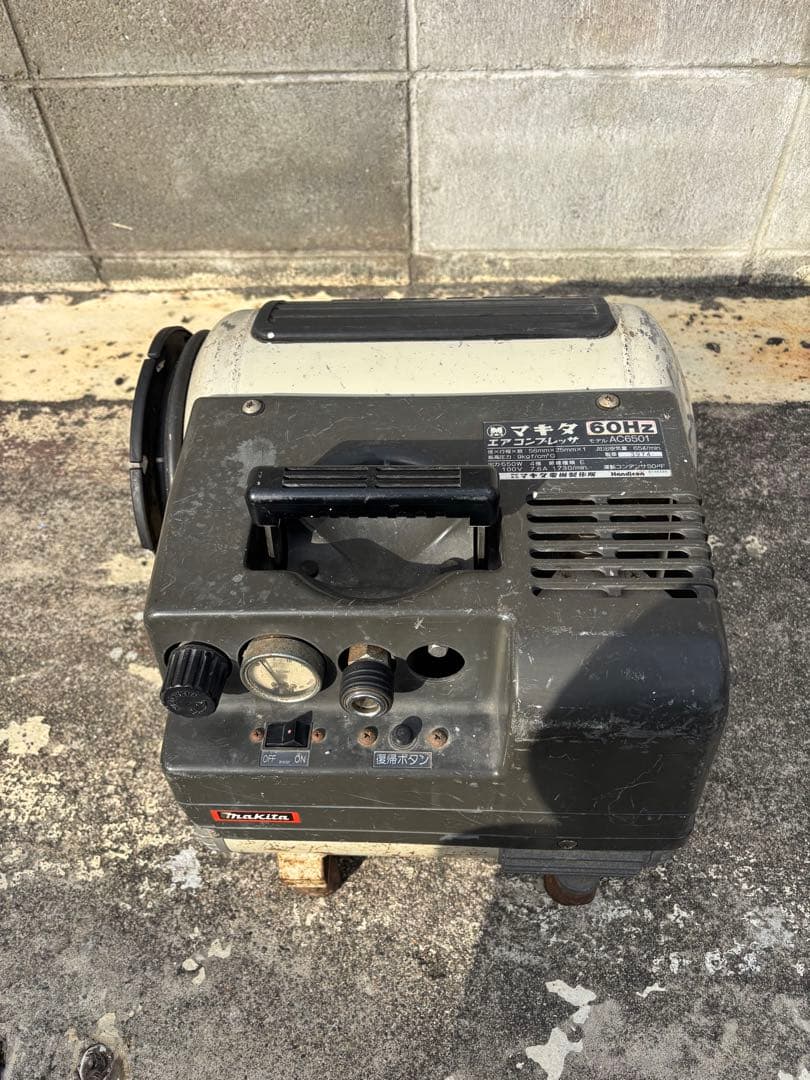 マキタ 電動ドリルスタンド コンプレッサー7型カッター動きますがジャンク扱い