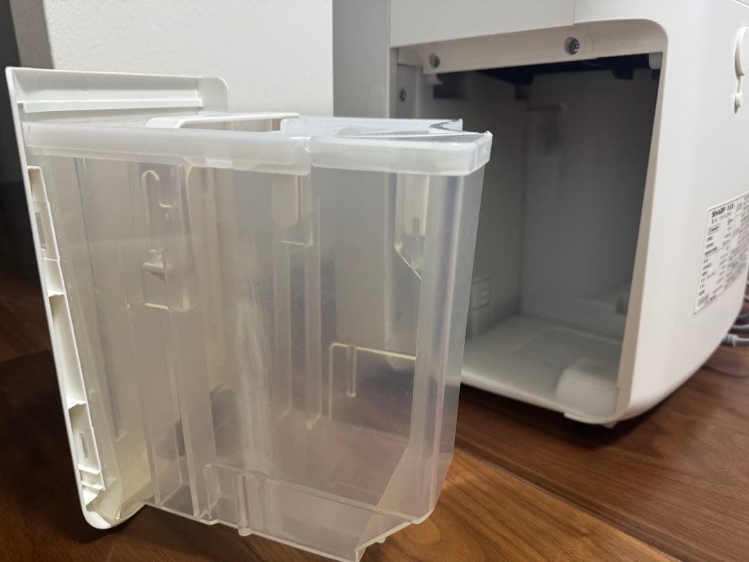 衣類乾燥除湿機　SHARP CV-P120 プラズマクラスター 2023年製