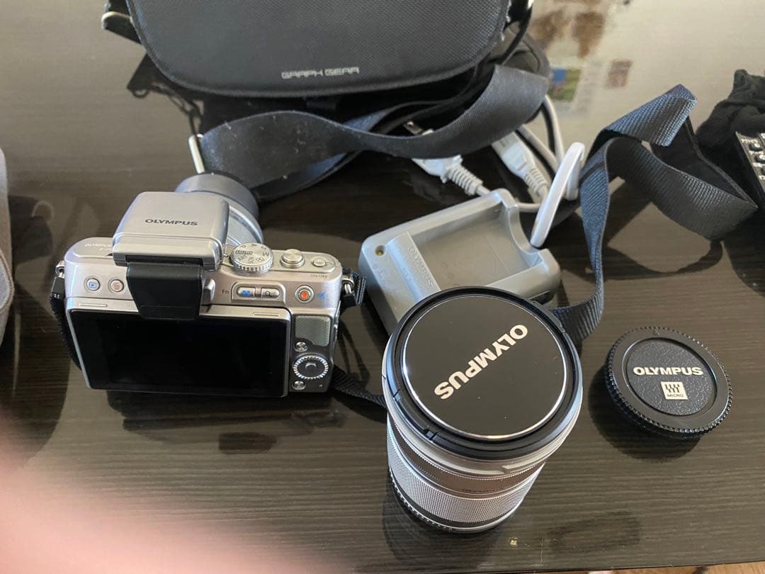 OLYMPUS コンパクトデジタルカメラ 標準ズームレンズ付き