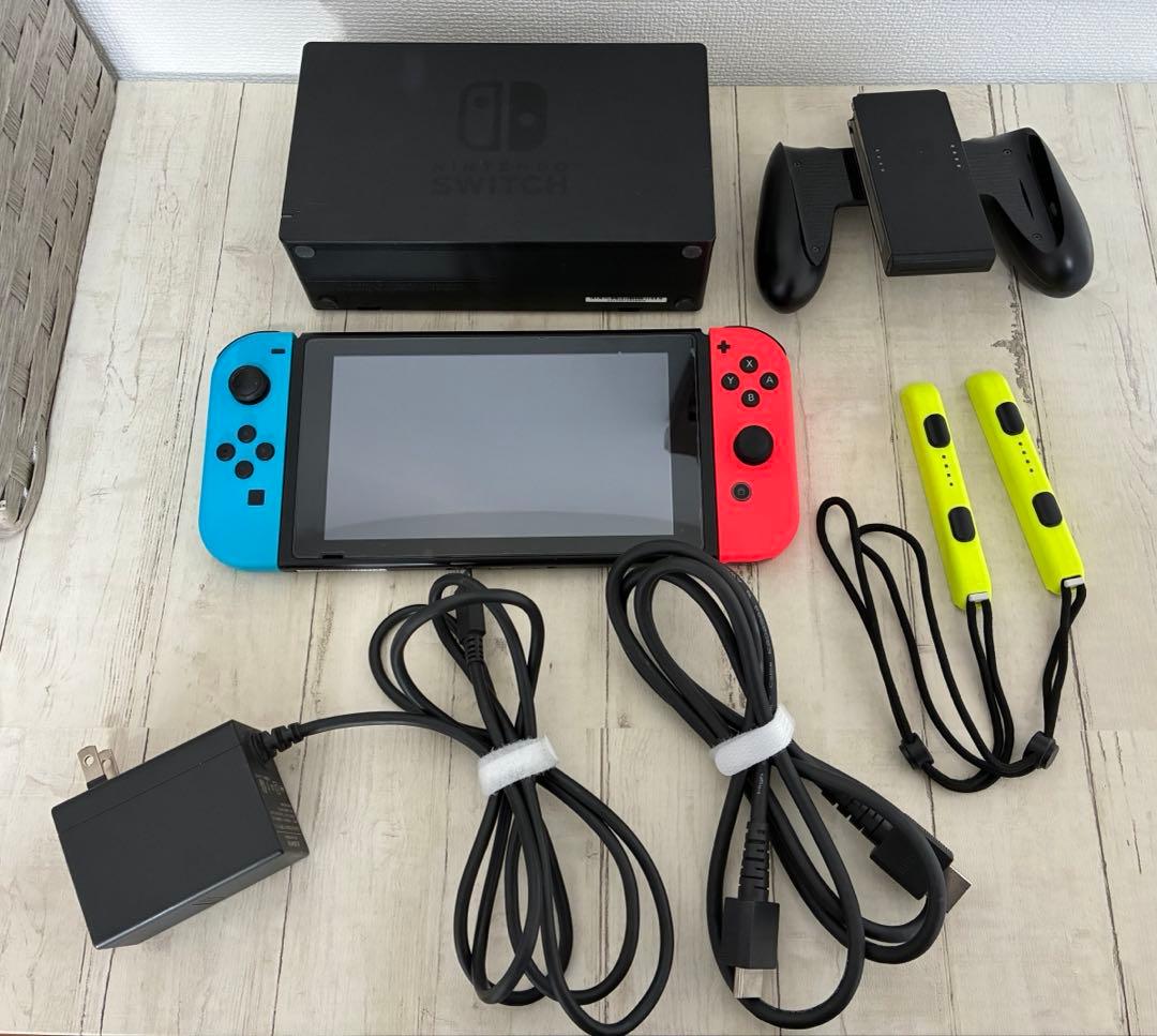 Nintendo Switch 本体 赤/青【付属品あり】