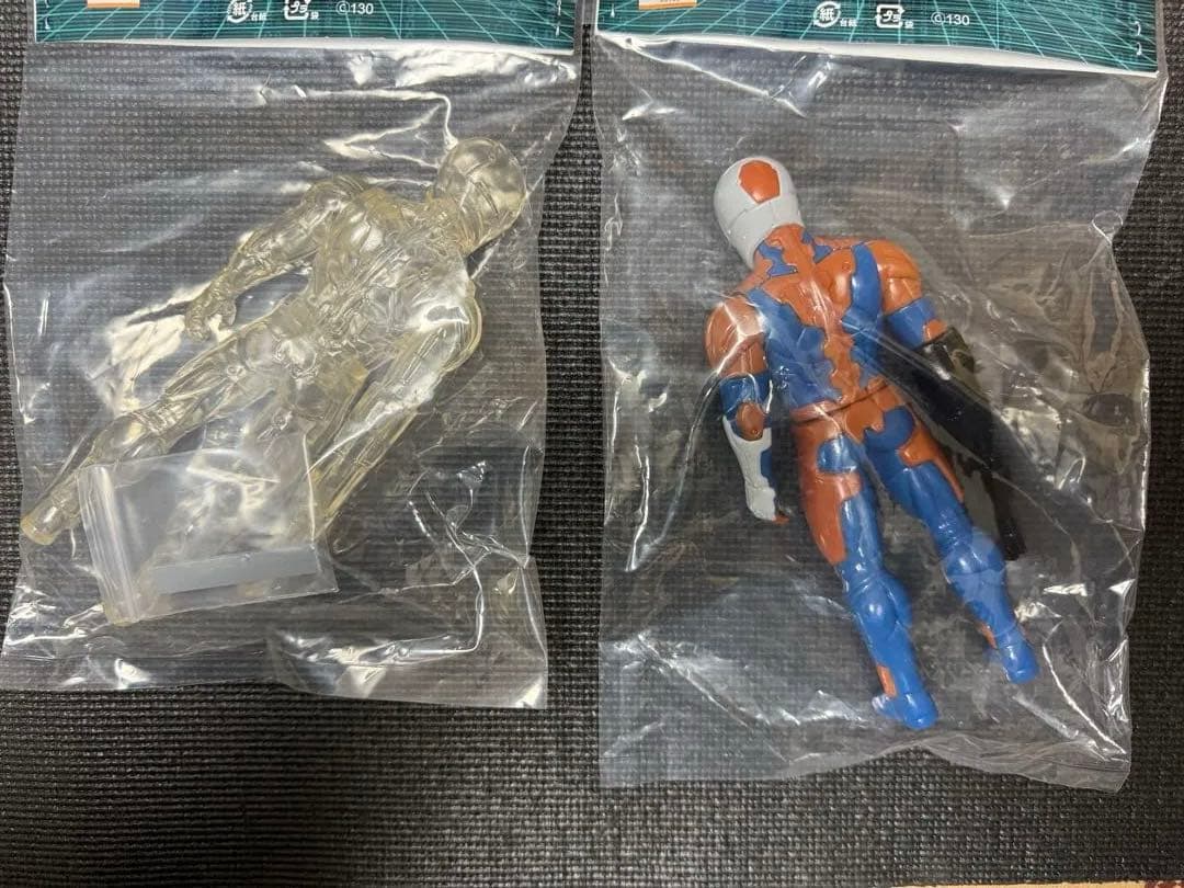 メタルギアソリッド サイボーグ忍者 グレイフォックス ソフビ 2体セット