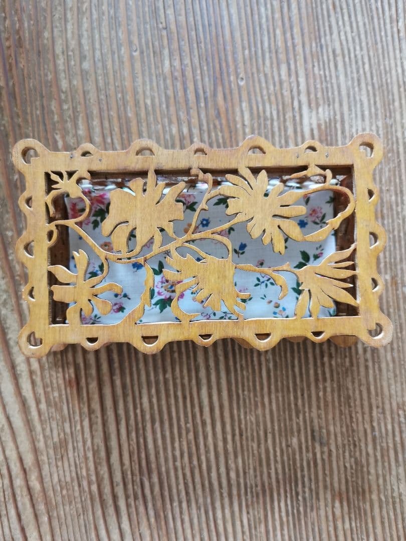 アンティークベルギー 透かし五面草花紋彫 木製小箱 小物入れ アール・ヌーヴォー