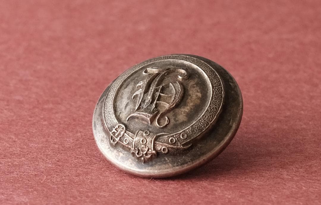 14 イギリス系アメリカ人のヴィンテージボタン紋章（手芸素材／手芸用品）