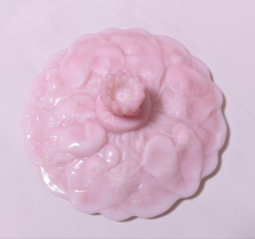 フェントン蓋付きミルクガラス