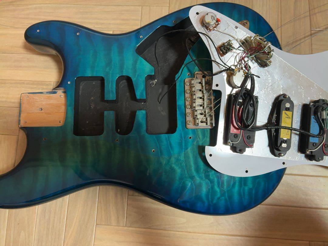 Monogram ストラトタイプ / Tom Andersonピックアップ