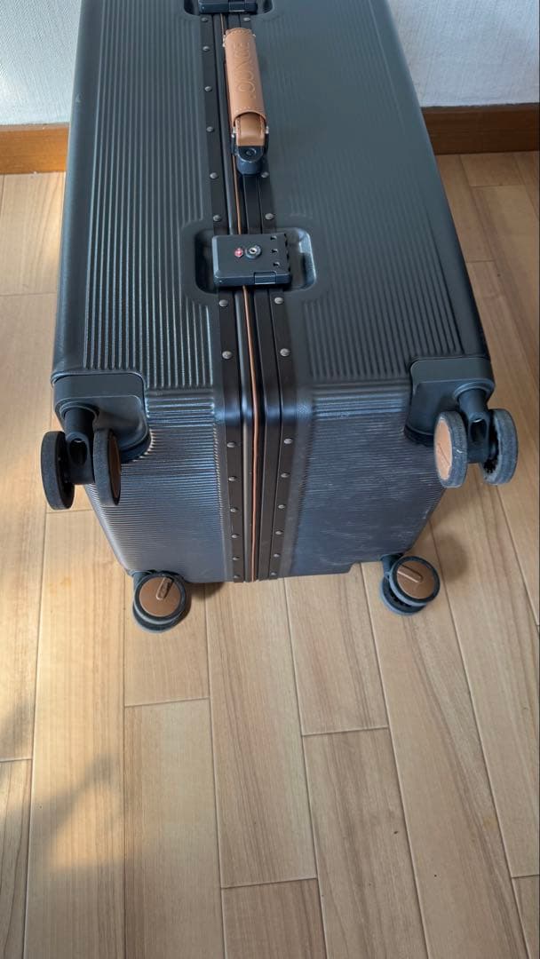 D*l様 大型スーツケース キャリーケース