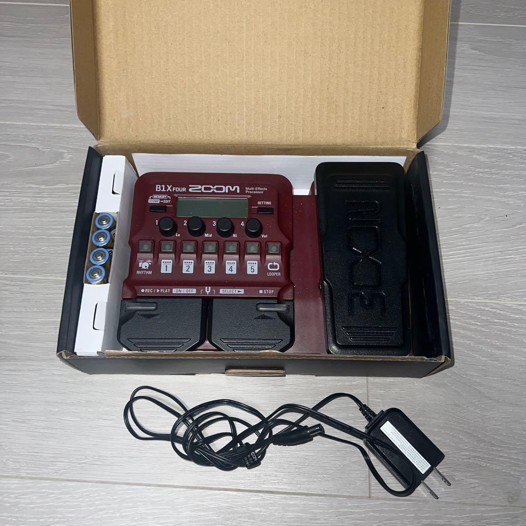 ZOOM B1X FOUR ベースエフェクター