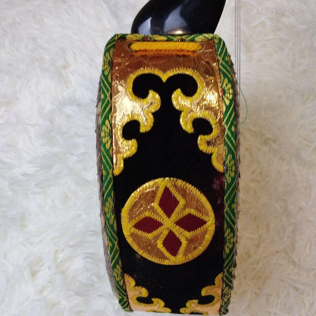 沖縄三線 蛇皮 本皮 強化張り 真壁型 ハードケース 鍵付 黒塗り