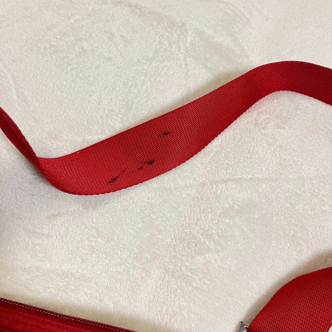 PRADA ショルダーバッグ サコッシュ 斜めがけ トライアングルロゴ レッド