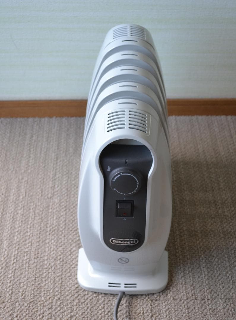 美品デロンギ　ミニオイルヒーター　RHJ01A0505-DW [1~3畳用]