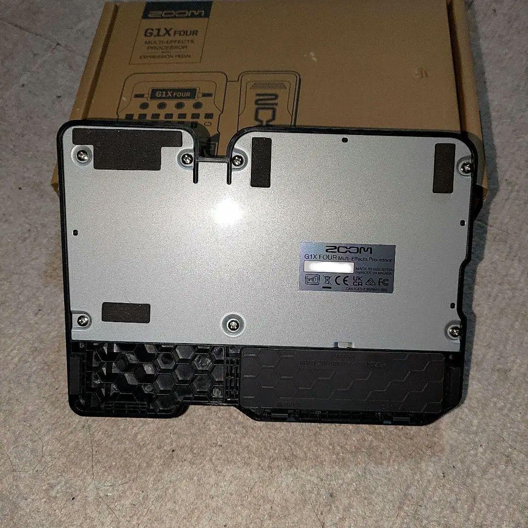ZOOM G1X FOUR マルチエフェクター(ACアダプター無し)