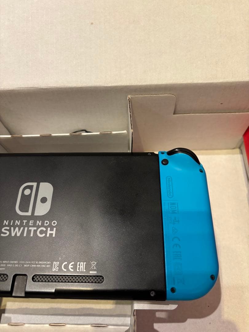 Nintendo Switch 本体　ネオン