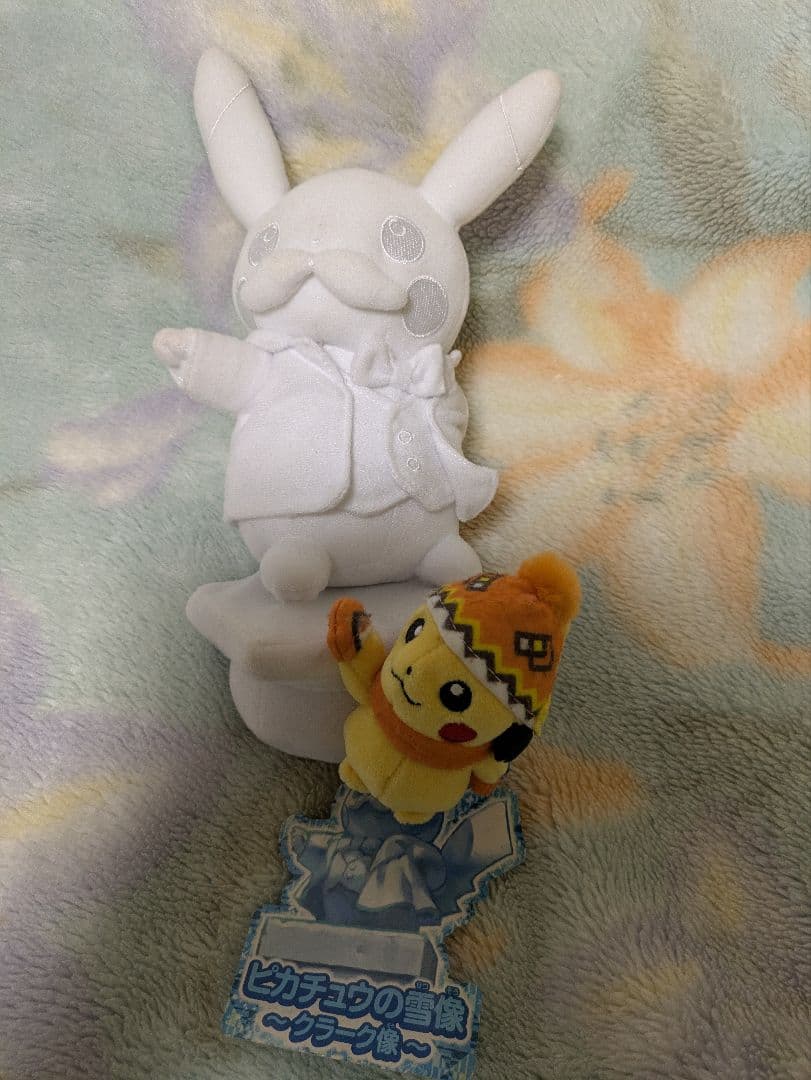 ぬいぐるみ　ピカチュウの雪像　クラーク像