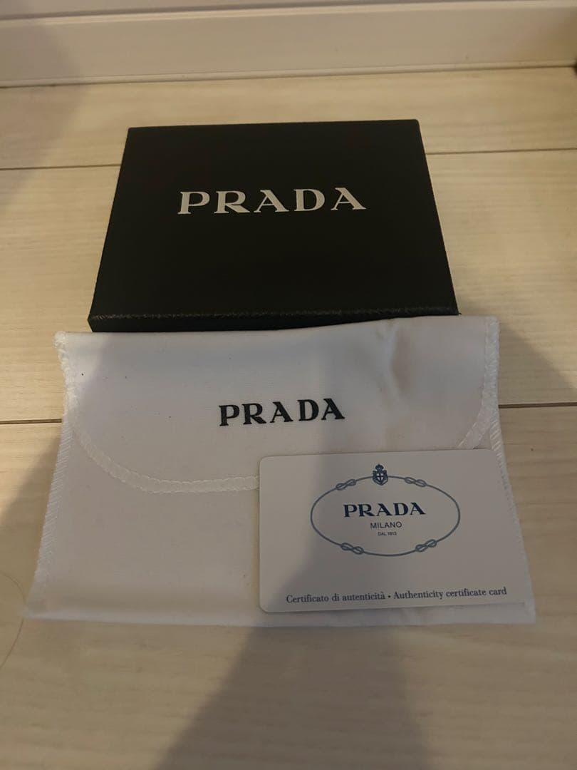 PRADA 二つ折り財布 ブルー