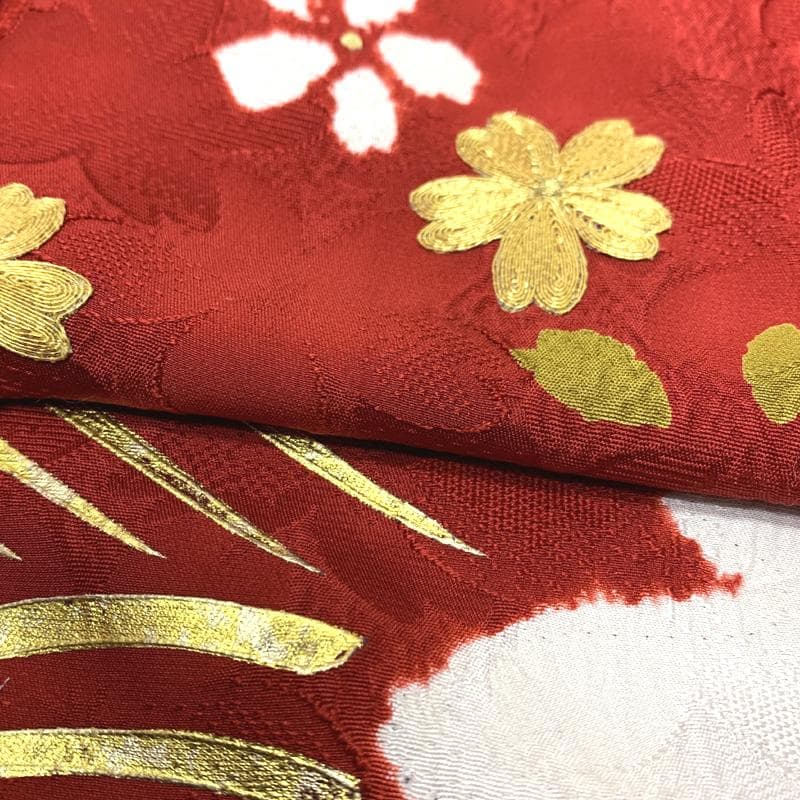 502z23〇小柄な方にも 中振袖 地紋 金彩 金駒刺繍 兎 赤〇成人式 結婚式