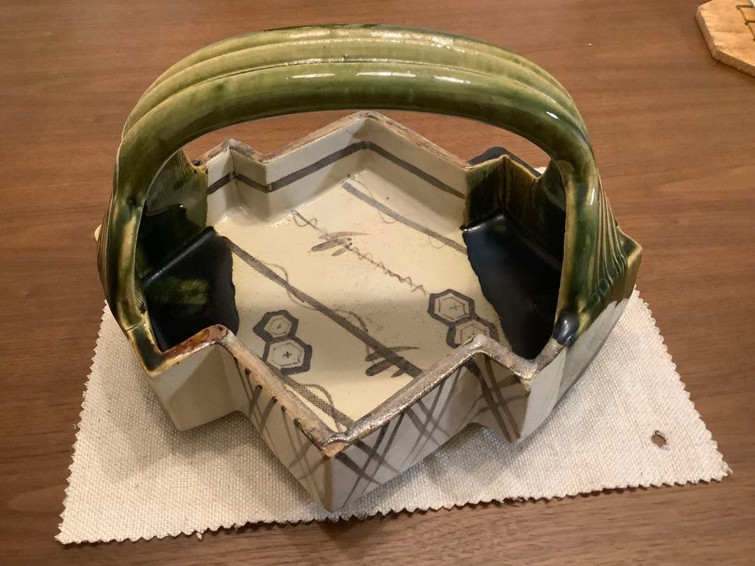 茶道具 織部 松皮菱 手鉢 菓子器 陶印 盛鉢 菓子入 茶事 茶会 お点前 茶器