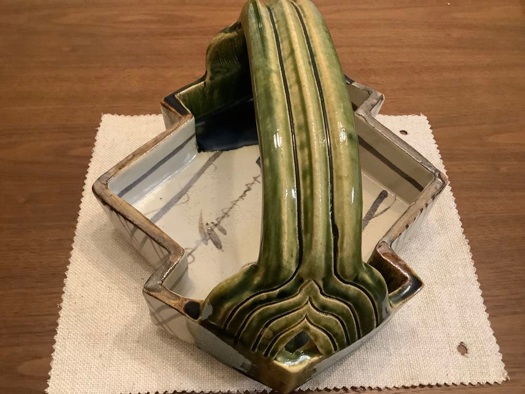 茶道具 織部 松皮菱 手鉢 菓子器 陶印 盛鉢 菓子入 茶事 茶会 お点前 茶器