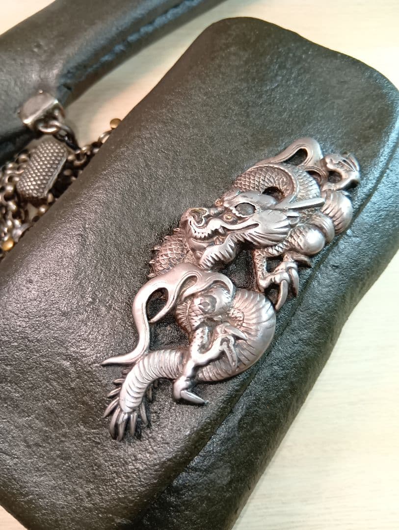 煙管入れ　龍前金具　極上美品金工梅金具根付