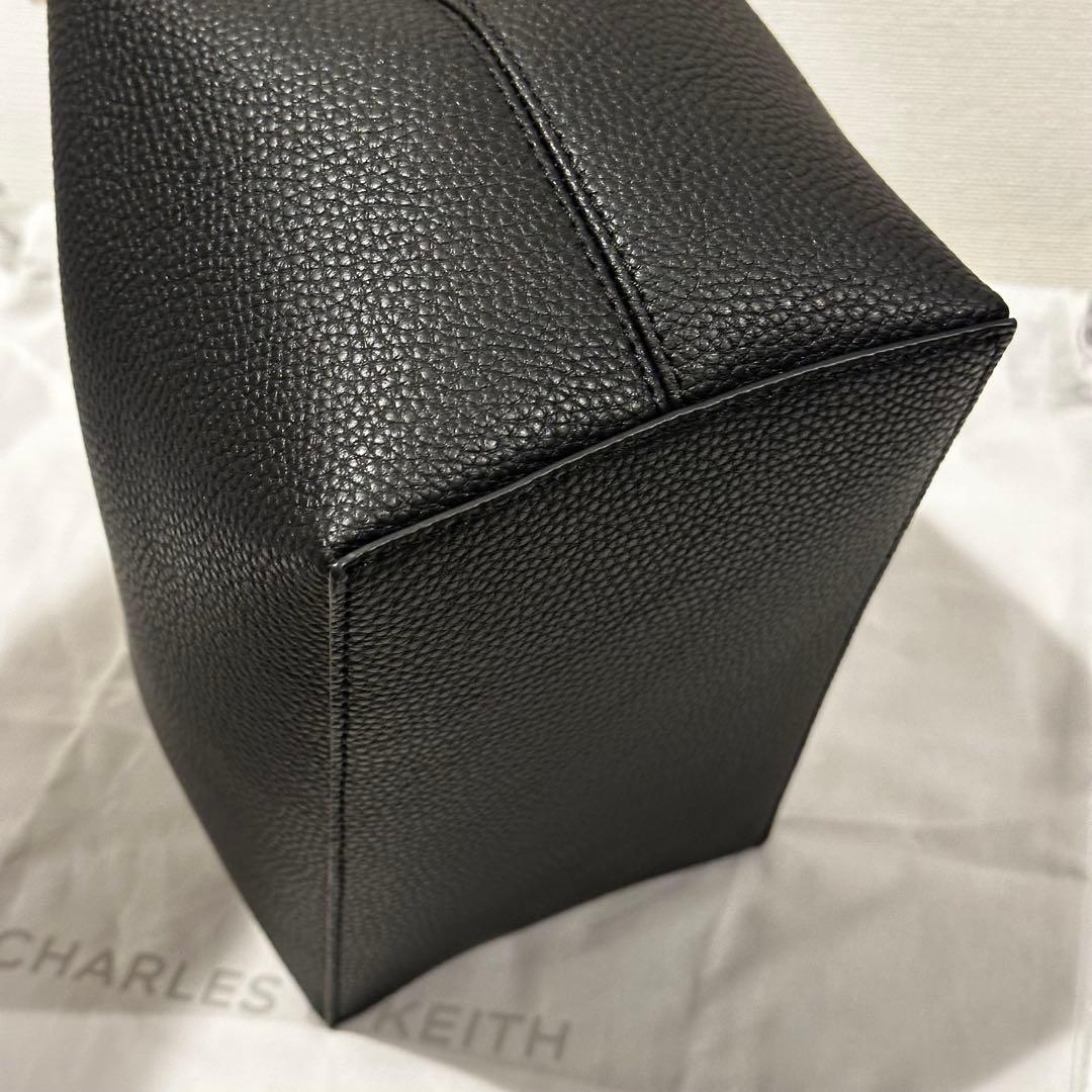 CHARLES & KEITH Chance チャンス バケットバッグ　ブラック