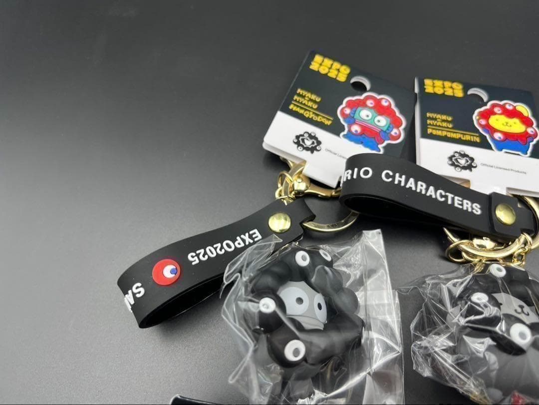 大阪万博　コンプリート７種　サンリオ　黒ミャクミャク 丁寧梱包　防水対応