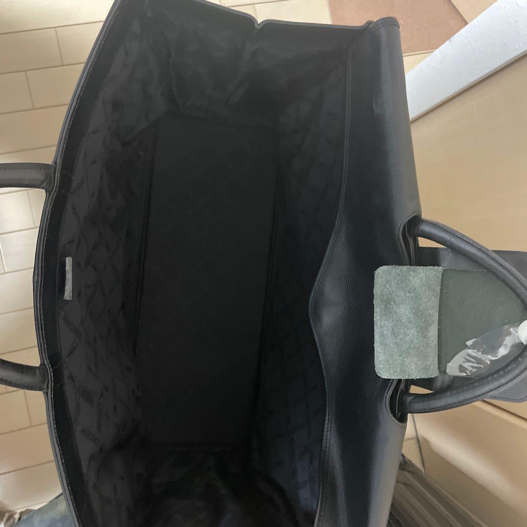 高級感あるロンシャン本革ビジネスバッグ