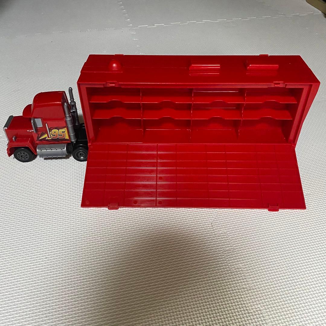 【廃盤】カーズ トラック 24台収納　たくさんのせよう! 大きなマックトレーラー